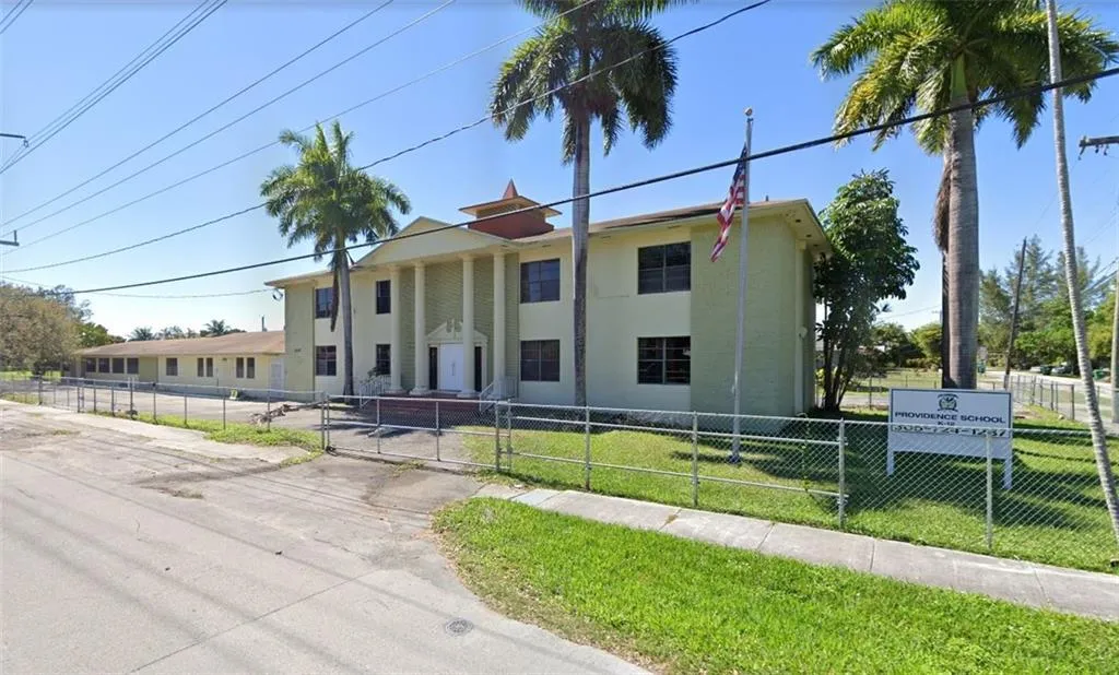 8700 Nw 5th Ave