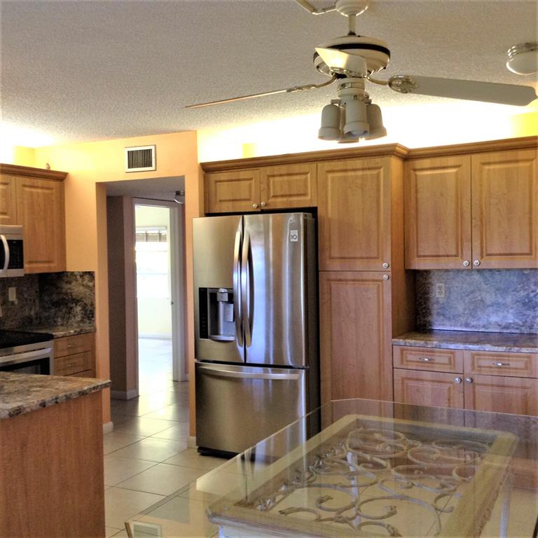 PALM GREENS AT VILLA DEL RAY CONDO - Residential