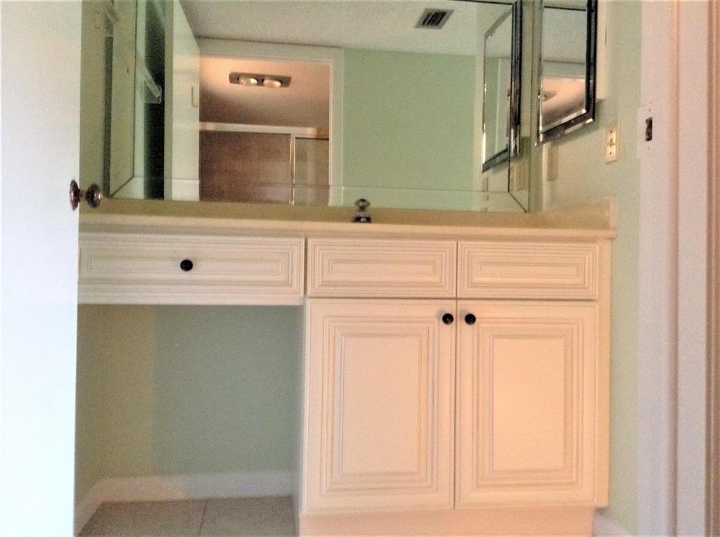 PALM GREENS AT VILLA DEL RAY CONDO - Residential