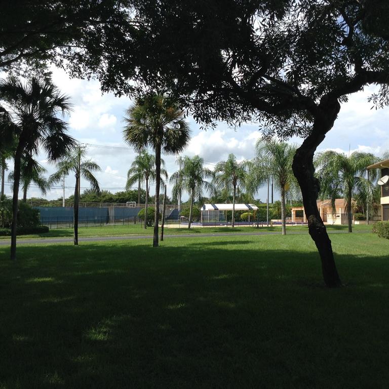 PALM GREENS AT VILLA DEL RAY CONDO - Residential