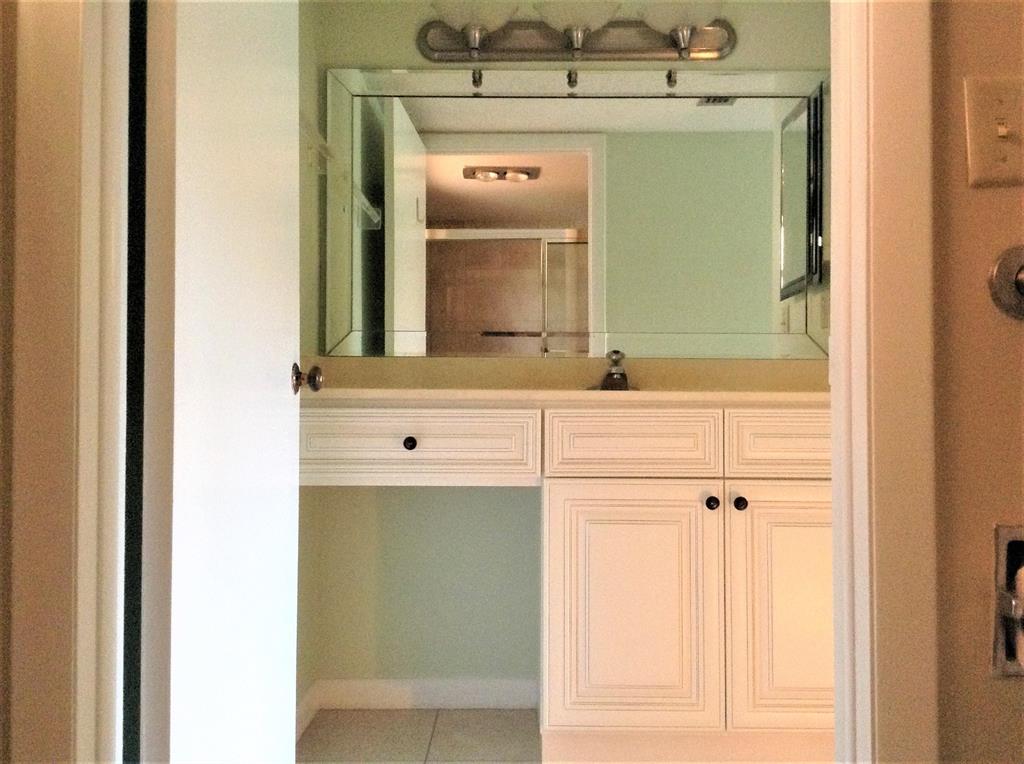 PALM GREENS AT VILLA DEL RAY CONDO - Residential