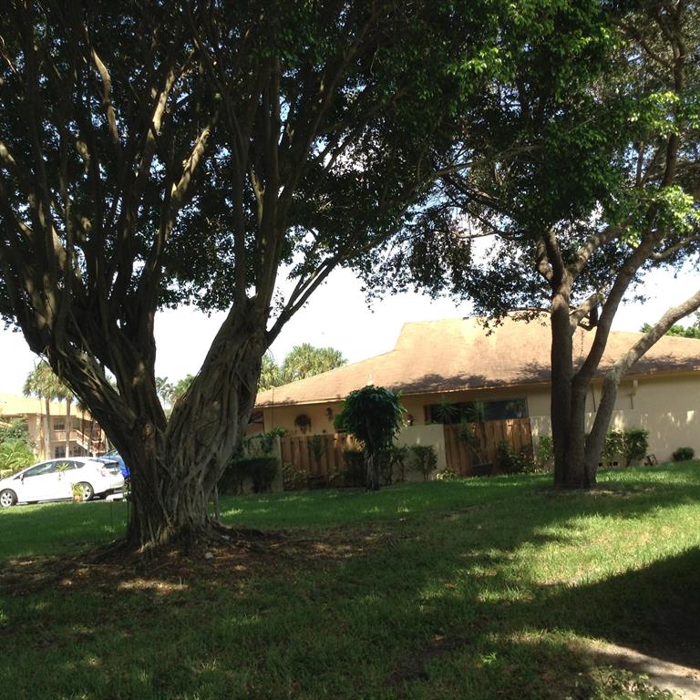 PALM GREENS AT VILLA DEL RAY CONDO - Residential