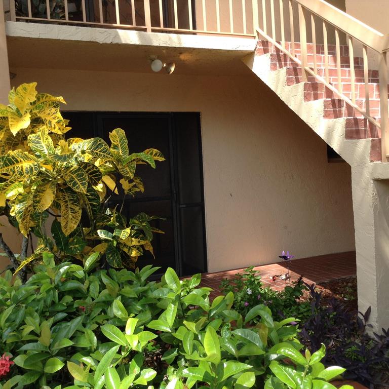 PALM GREENS AT VILLA DEL RAY CONDO - Residential