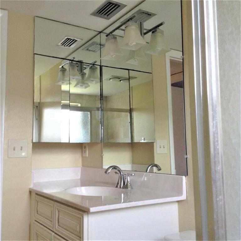 PALM GREENS AT VILLA DEL RAY CONDO - Residential