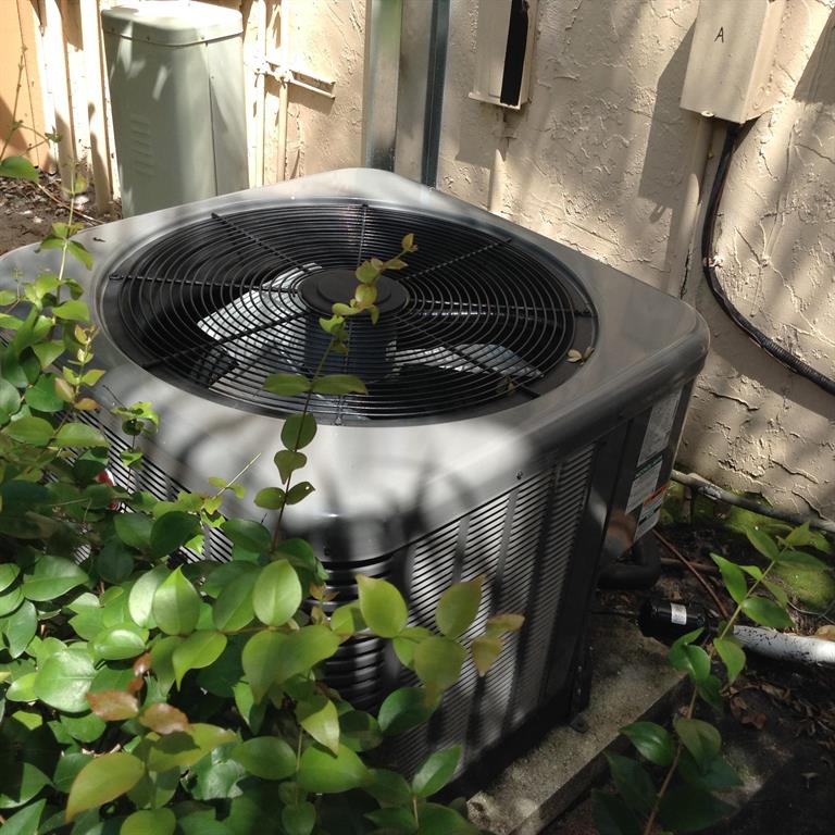 PALM GREENS AT VILLA DEL RAY CONDO - Residential