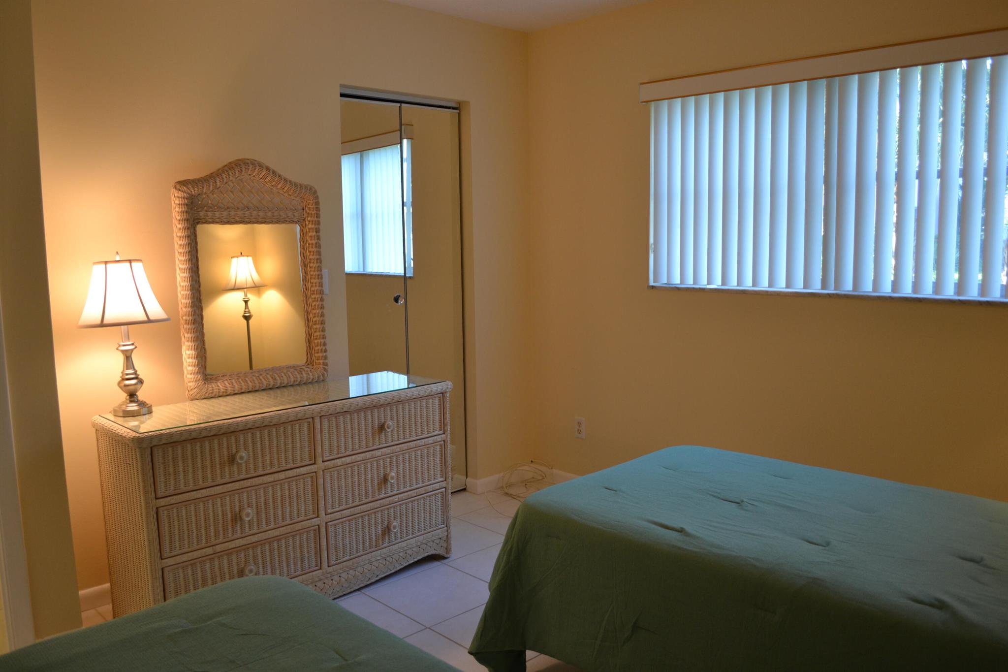 THE LITTLE CLUB CONDO - Residential Lease