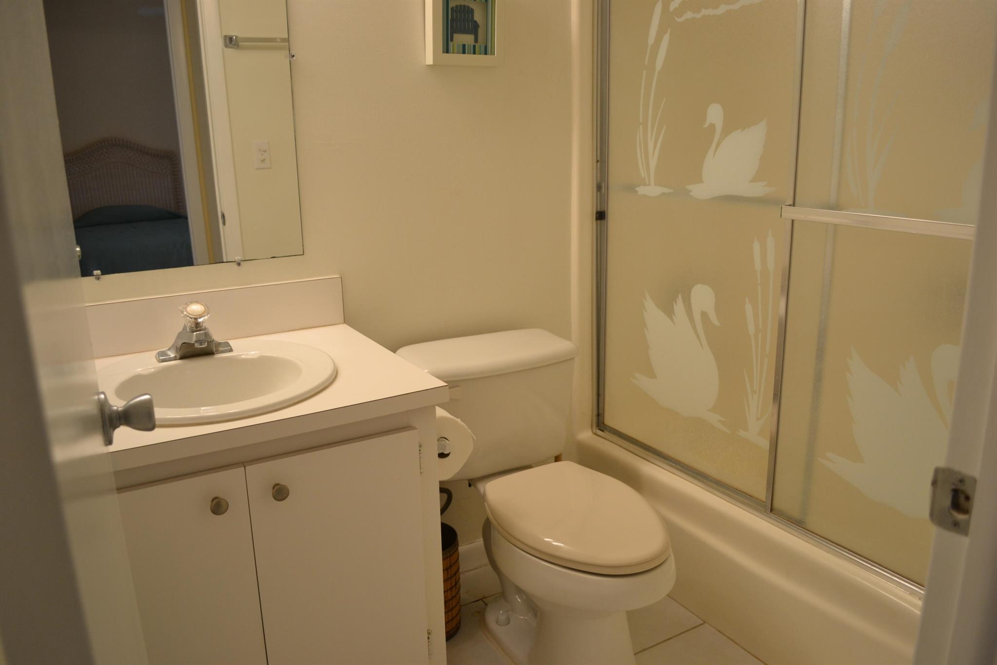 THE LITTLE CLUB CONDO - Residential Lease