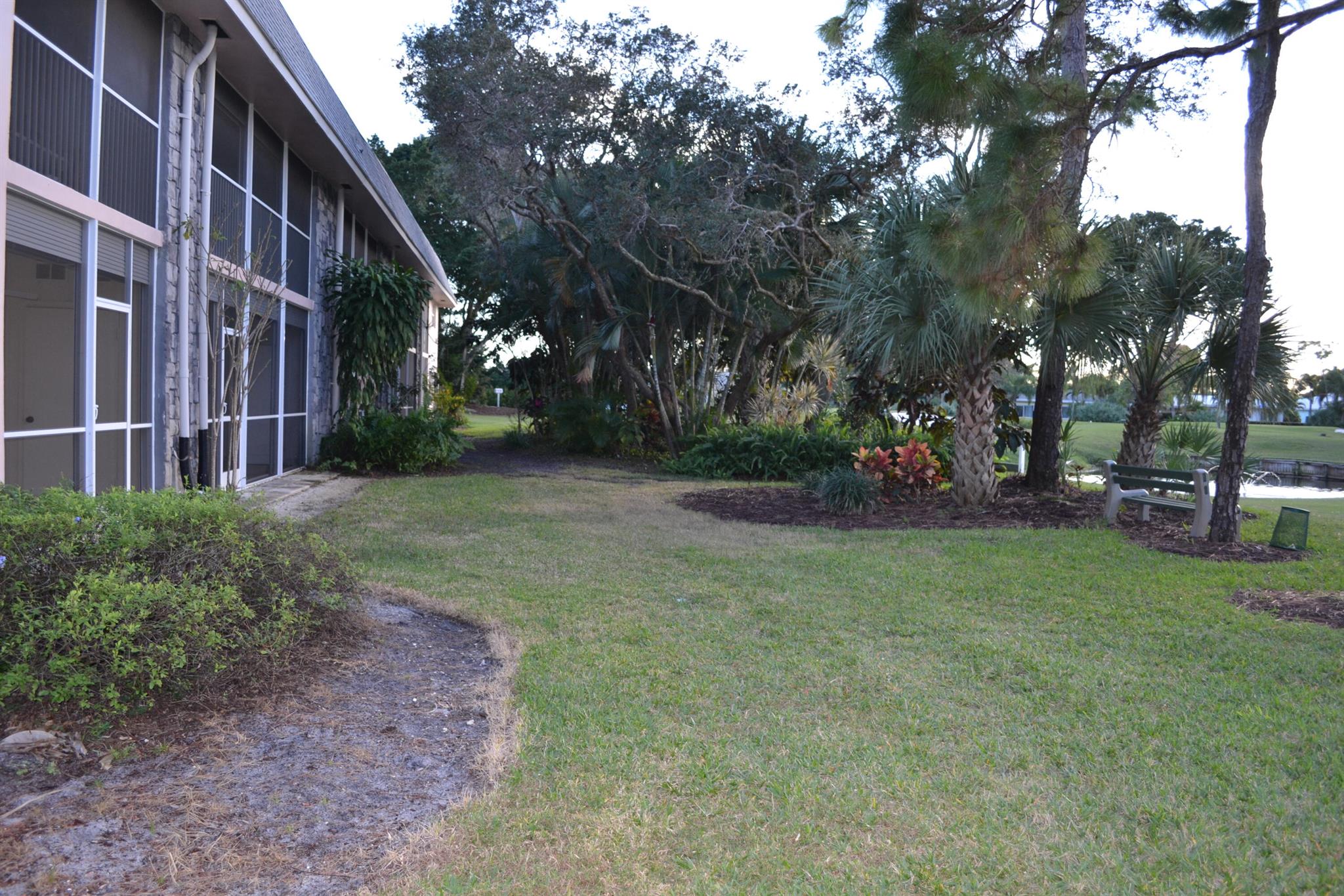 THE LITTLE CLUB CONDO - Residential Lease