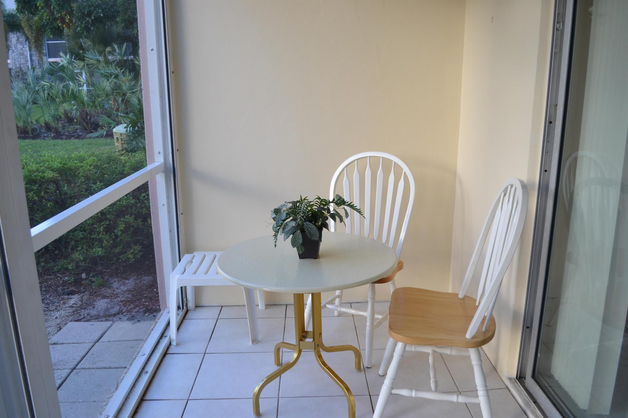 THE LITTLE CLUB CONDO - Residential Lease