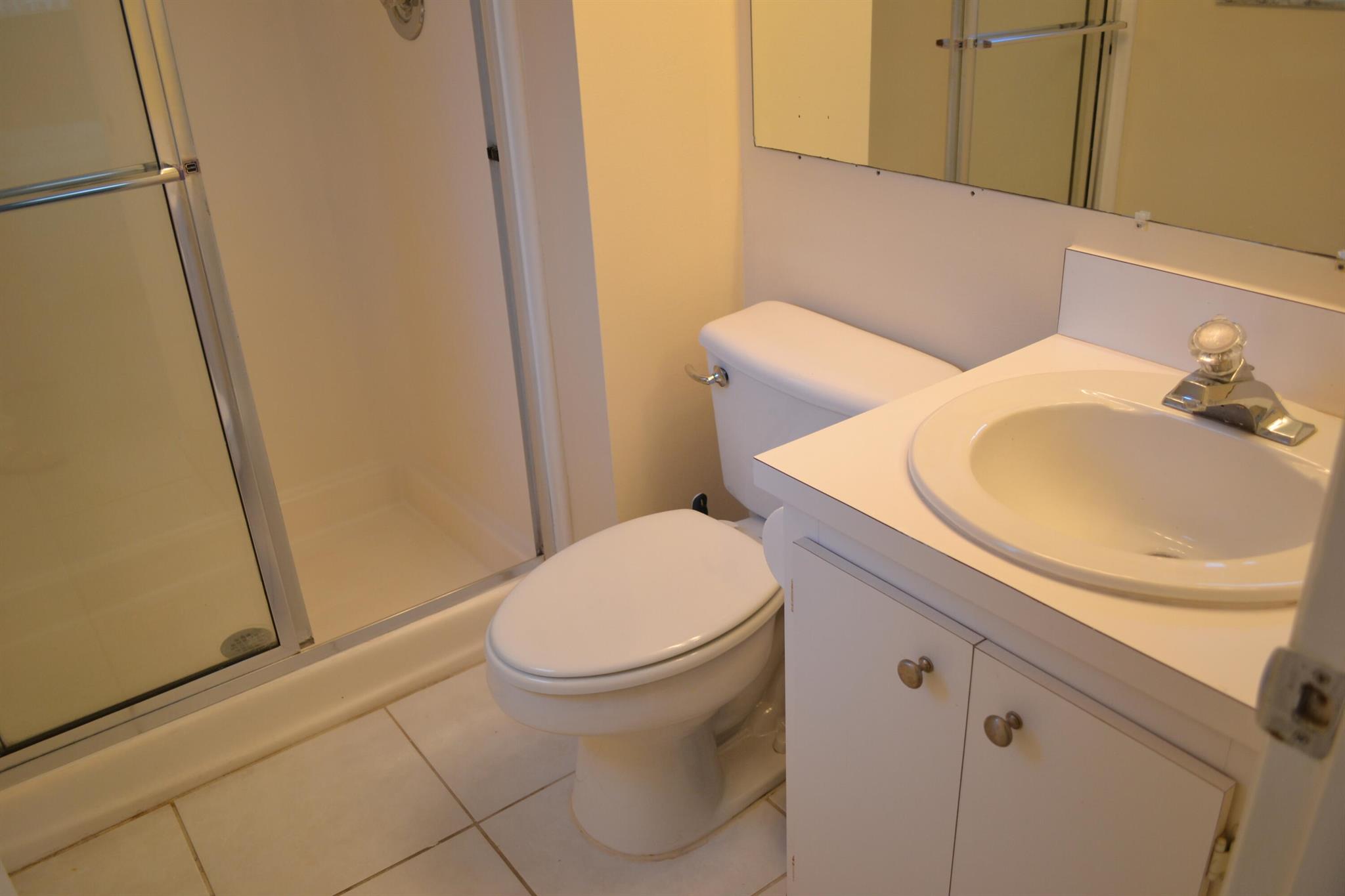 THE LITTLE CLUB CONDO - Residential Lease