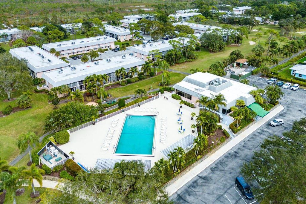 Photo of 18081 SE Country Club Drive #Bldg 34 Unit 335, Jupiter, FL 33469 (MLS # R11146003)