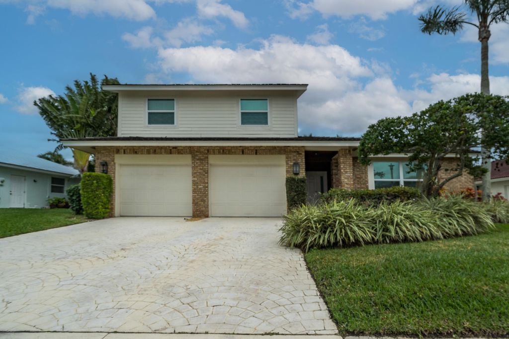Photo of 44 E Pine Hill Trail E, Tequesta, FL 33469 (MLS # R11025352)