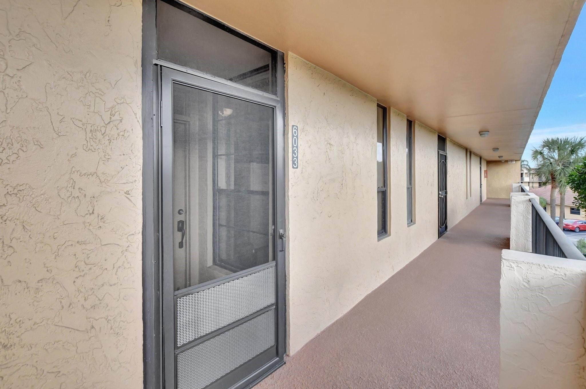 6033 Coral Lake Dr 6033