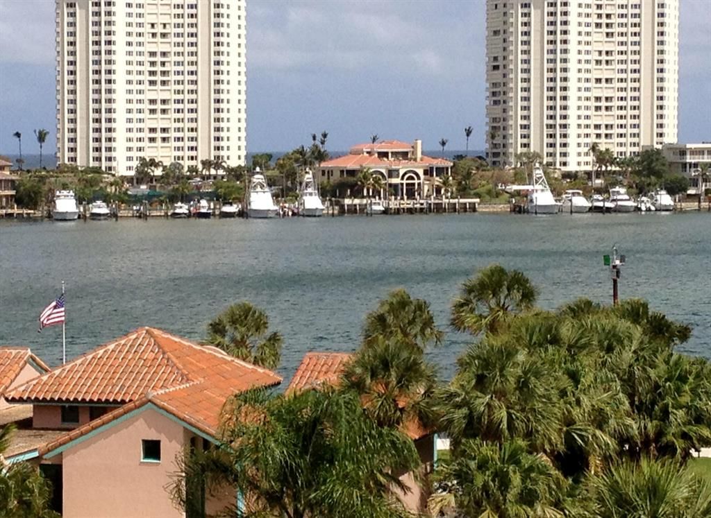 Photo of 140 SE 5th Avenue #Ph42, Boca Raton, FL 33432 (MLS # R10763128)