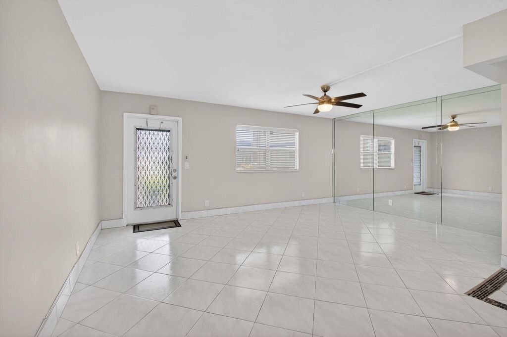 Photo of 195 Brittany E, Delray Beach, FL 33446 (MLS # R11162899)