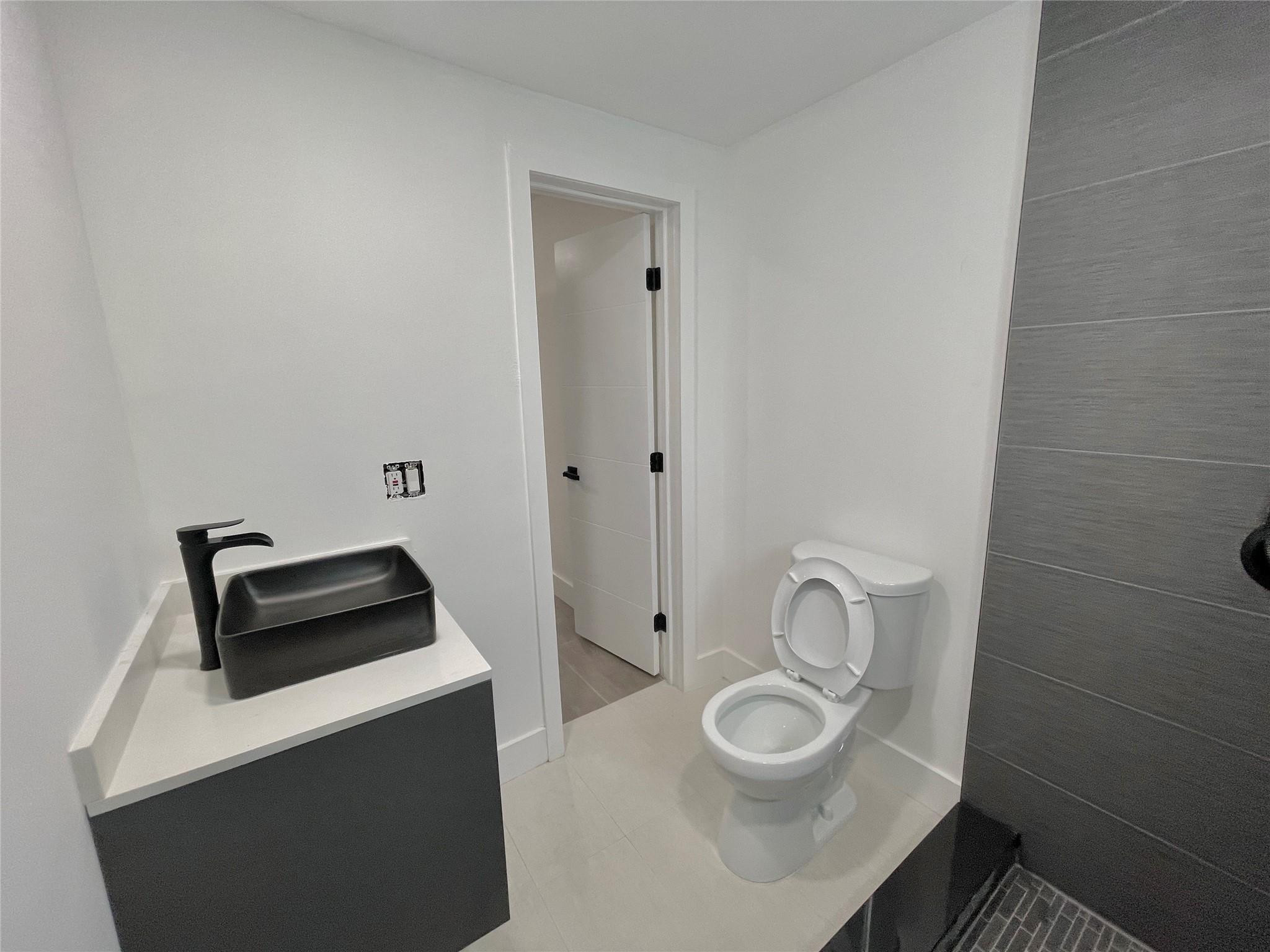 1705 Rodman Street Efficiency