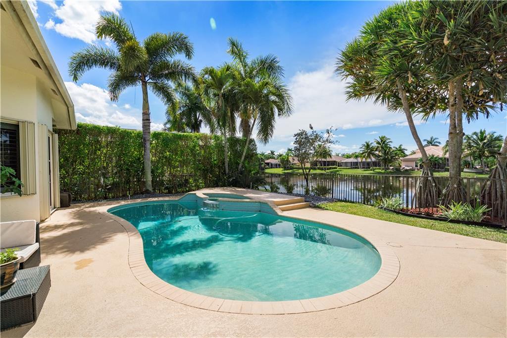 Heron Bay Two 159-39 B - Residential