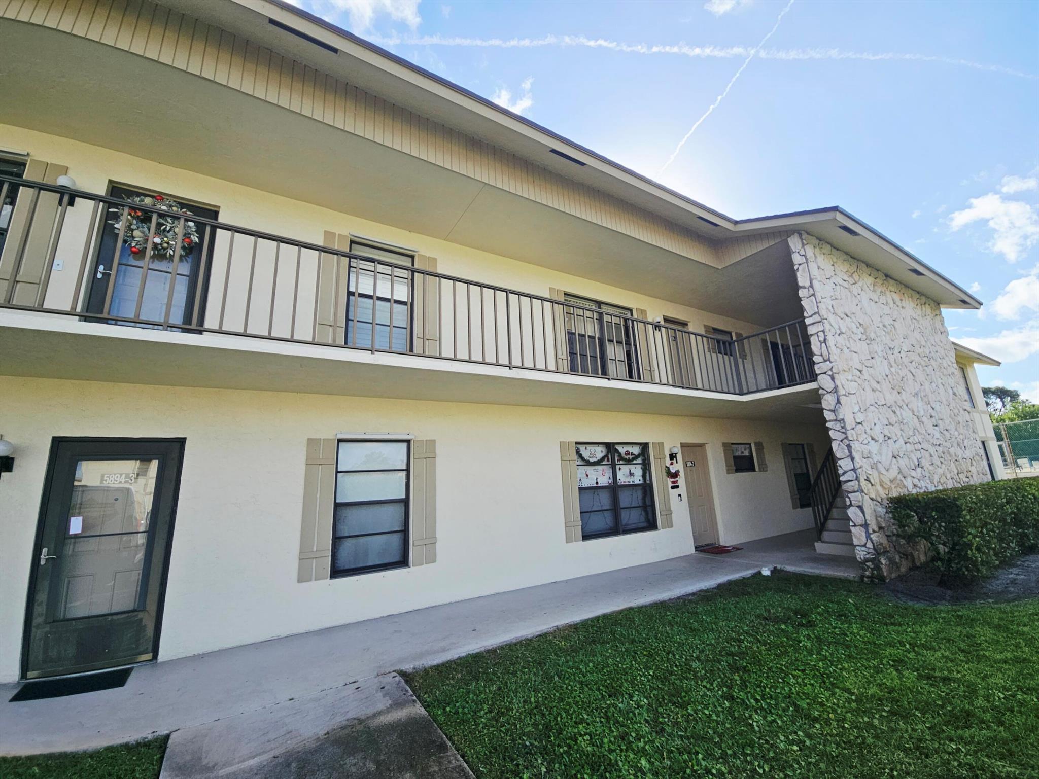 SHERWOOD VILLAGE CONDO - Residential Lease