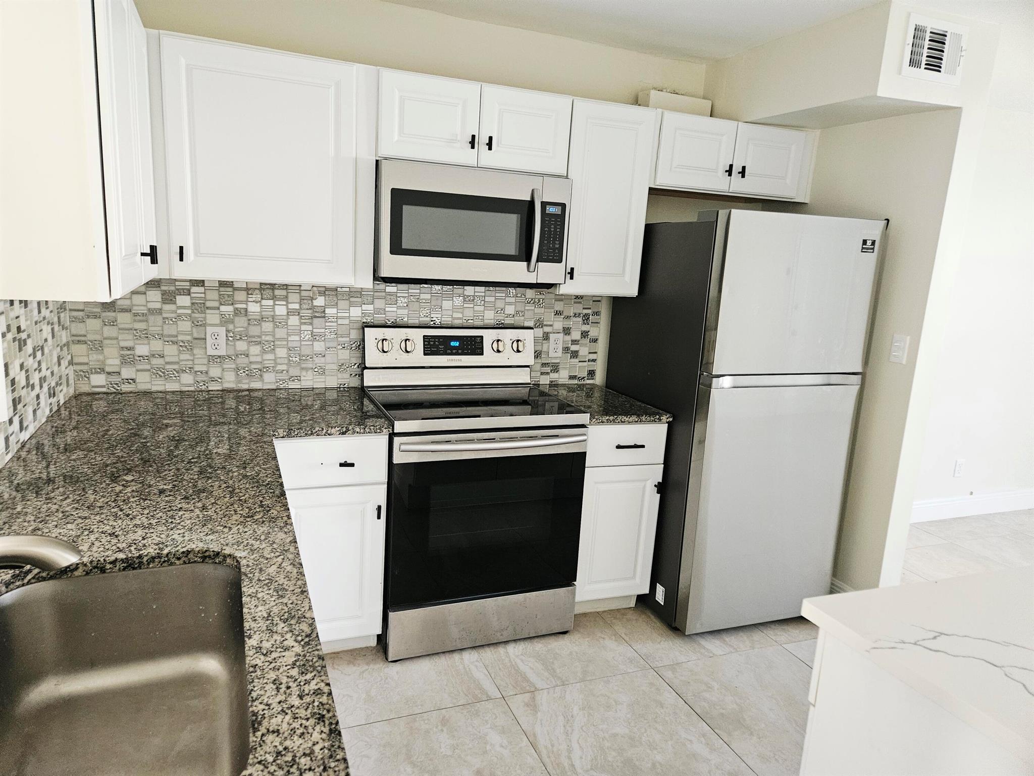 SHERWOOD VILLAGE CONDO - Residential Lease