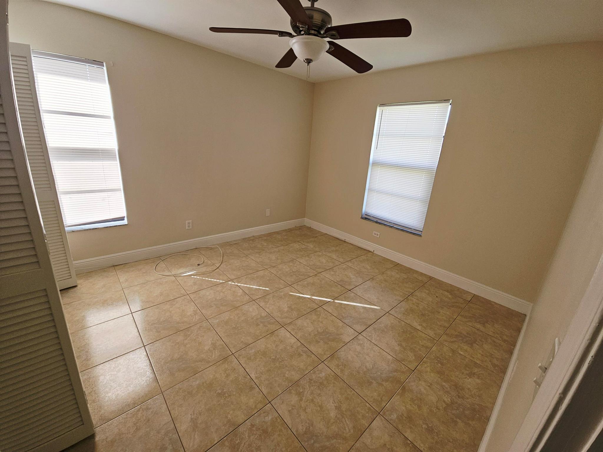 SHERWOOD VILLAGE CONDO - Residential Lease