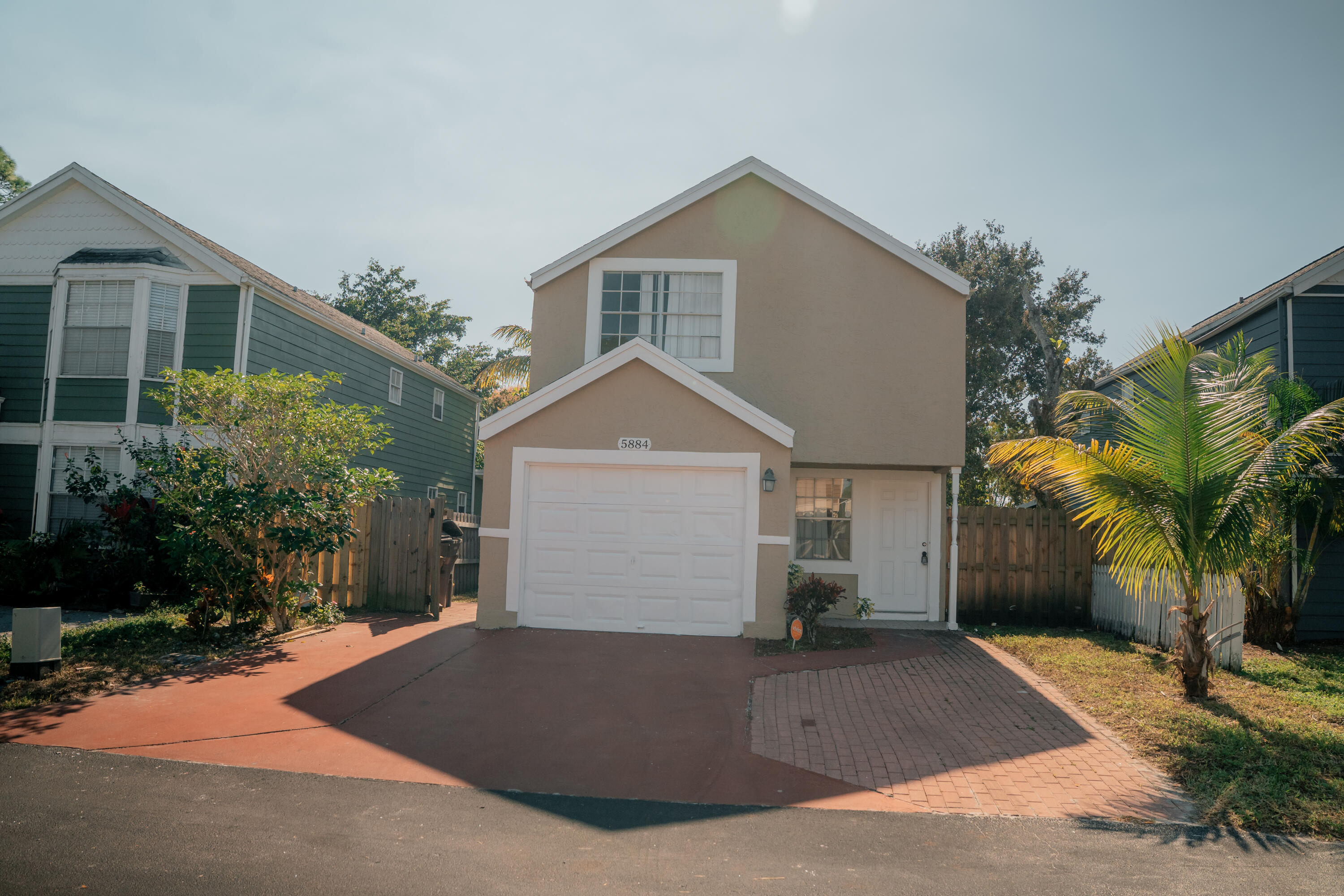 VICTORIA WOODS 1 - Residential