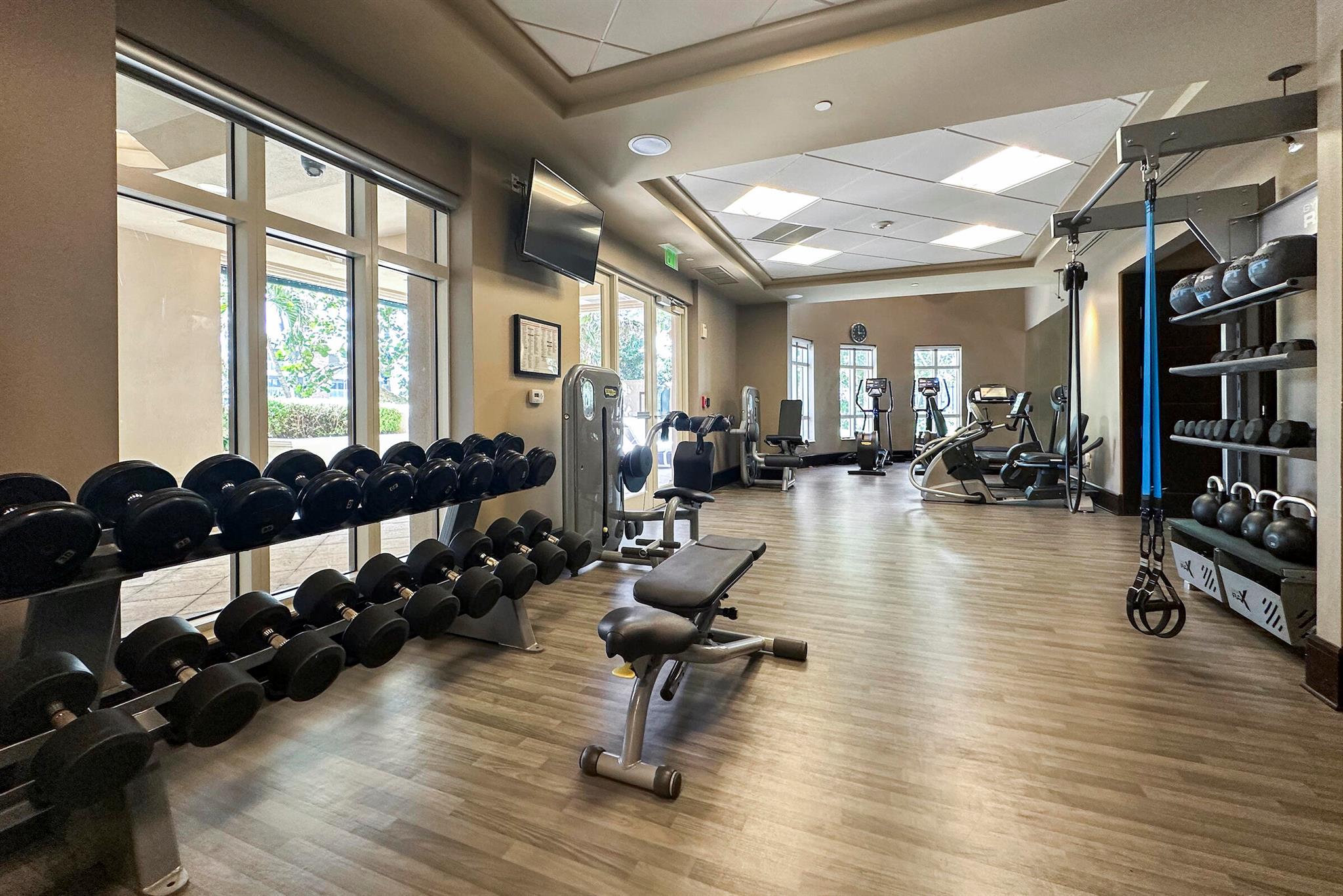 LUXURIA CONDO - Residential