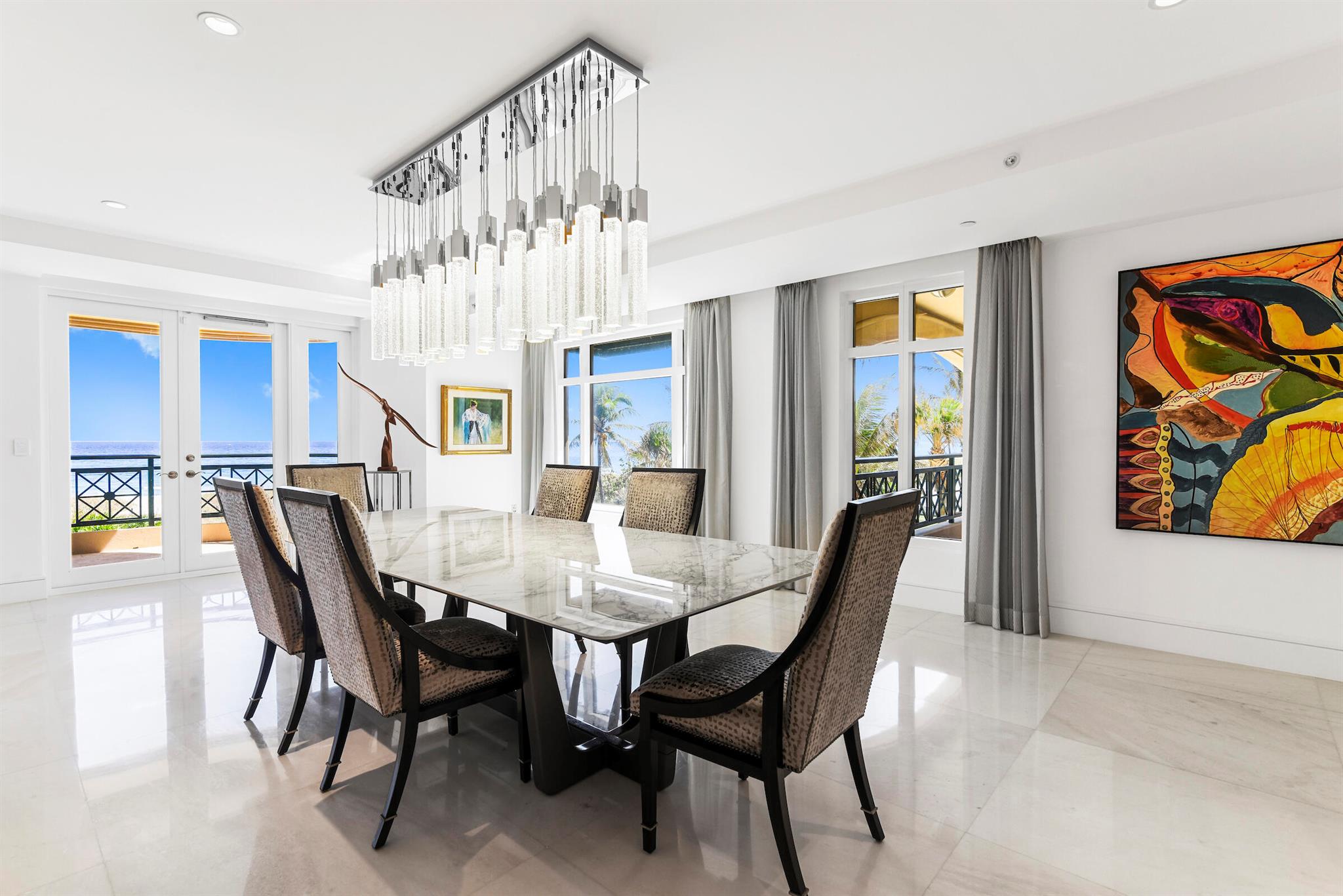 LUXURIA CONDO - Residential