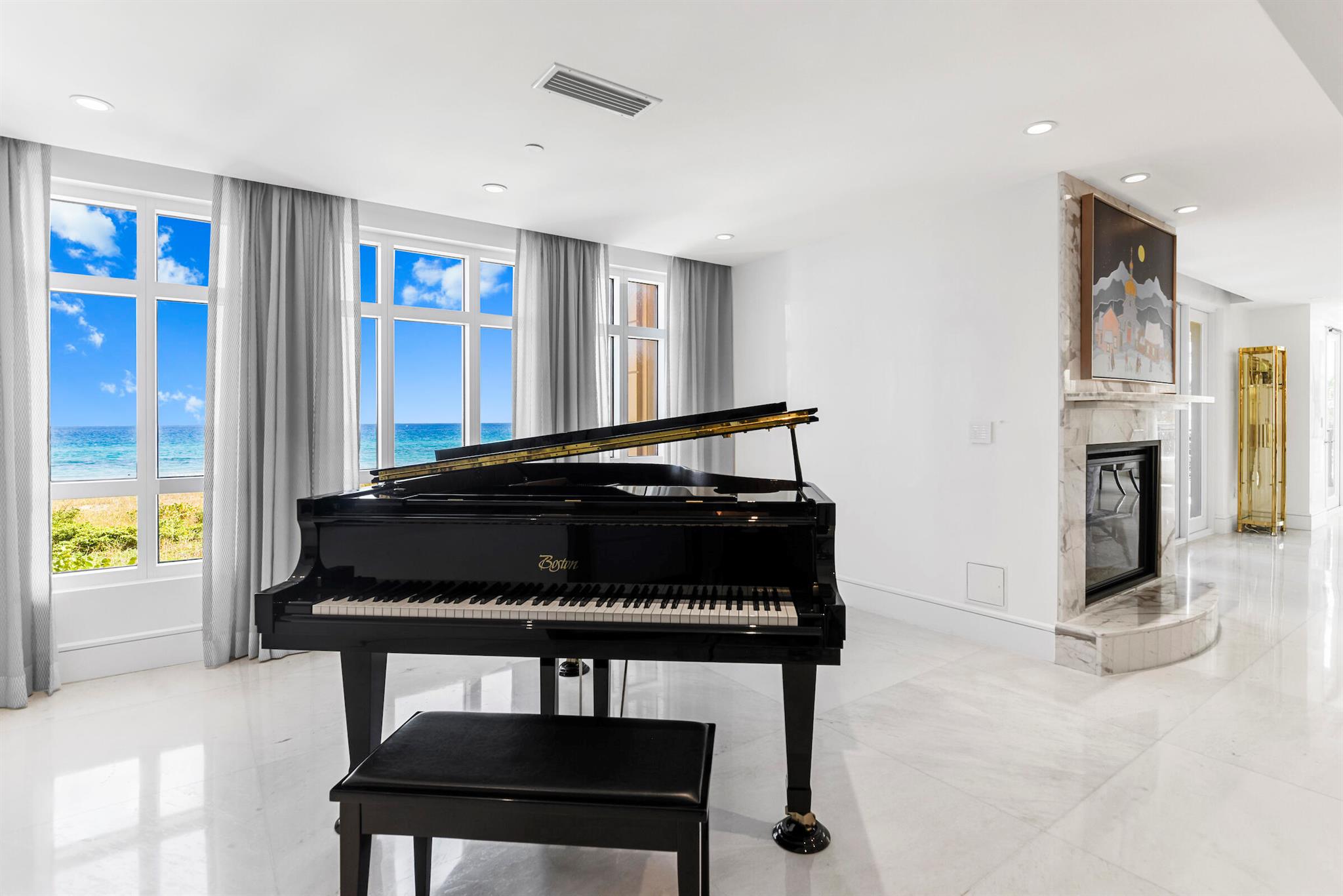 LUXURIA CONDO - Residential