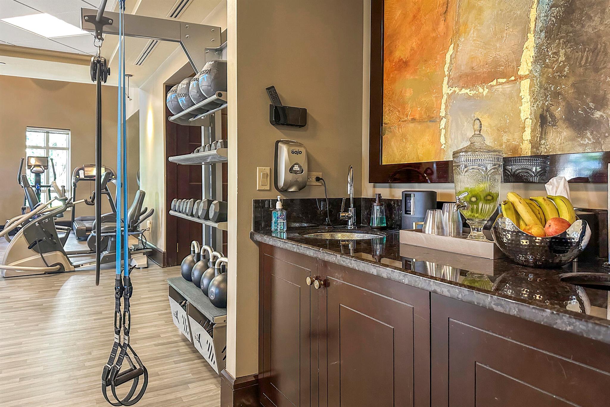 LUXURIA CONDO - Residential