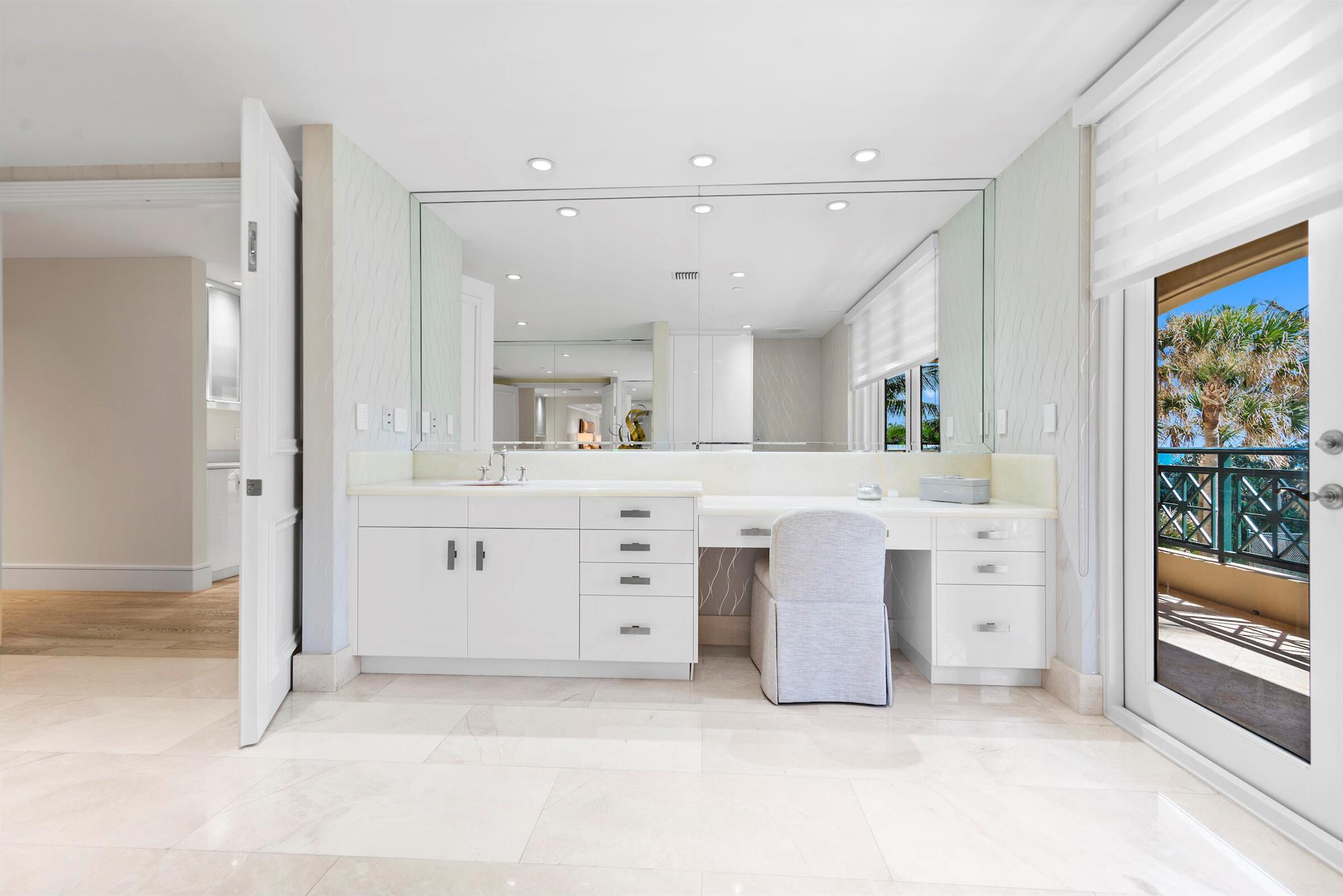 LUXURIA CONDO - Residential