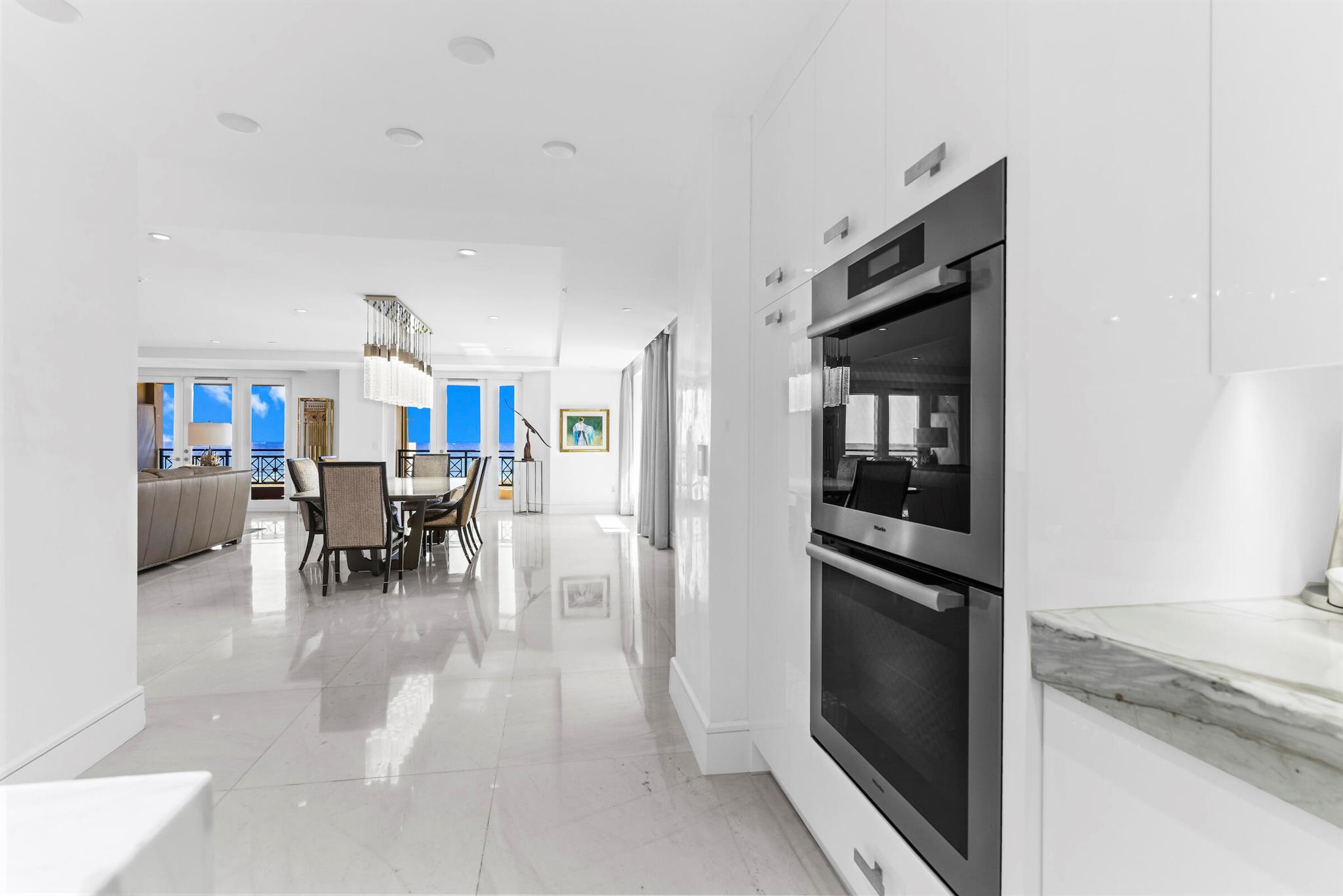 LUXURIA CONDO - Residential