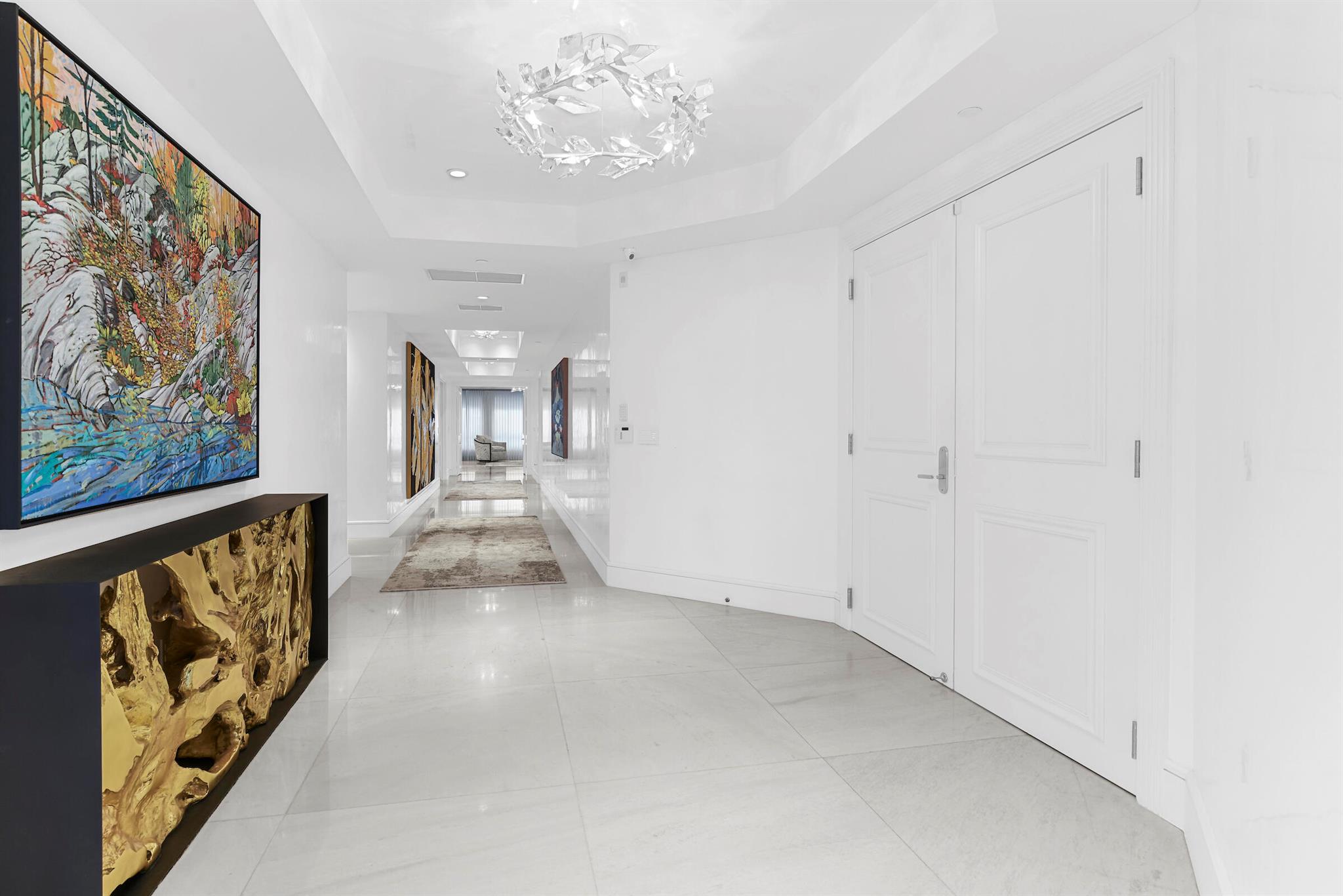 LUXURIA CONDO - Residential