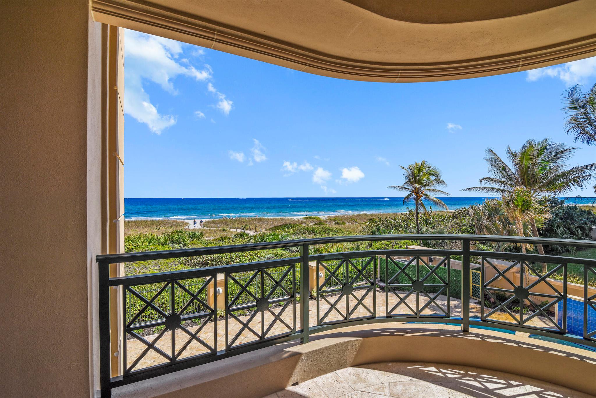 LUXURIA CONDO - Residential