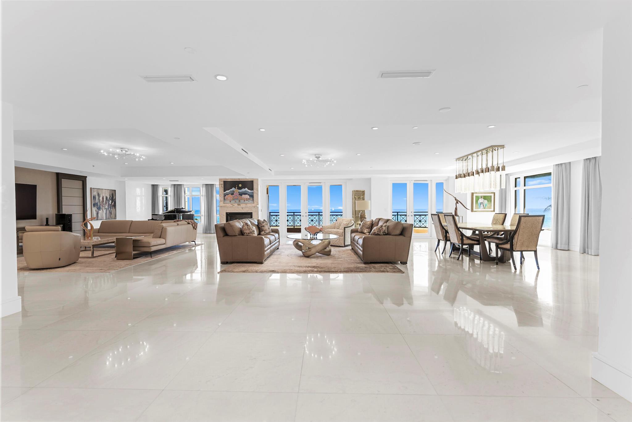 LUXURIA CONDO - Residential