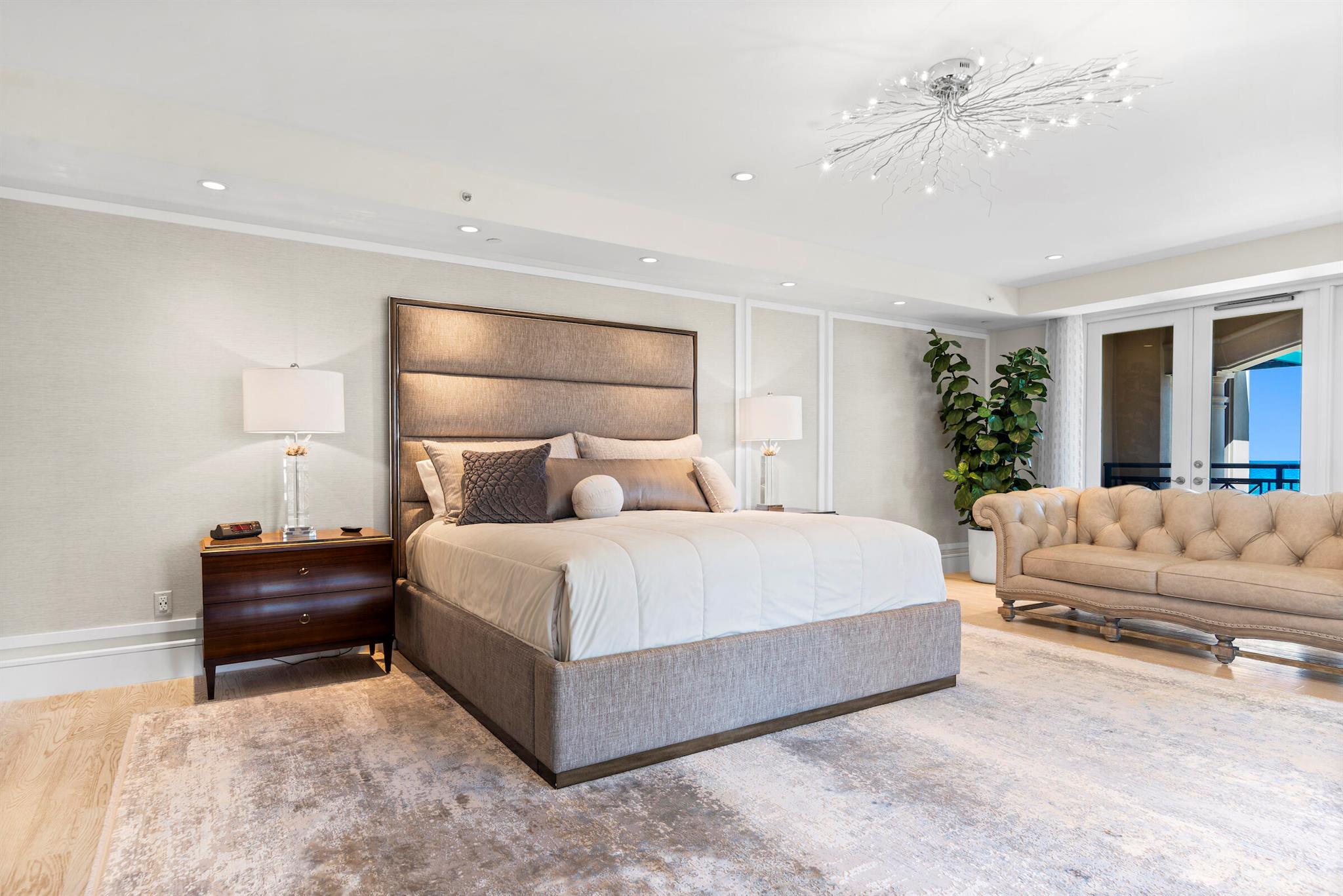 LUXURIA CONDO - Residential