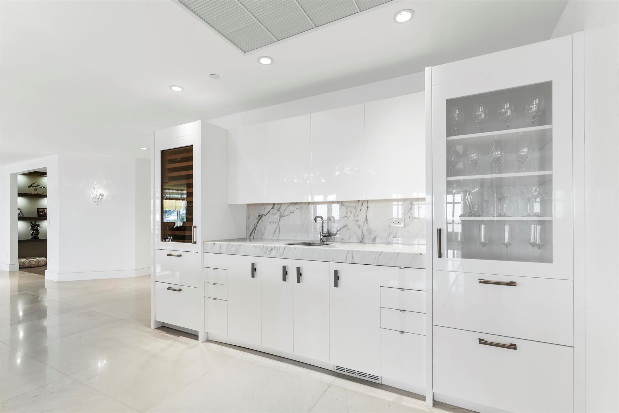 LUXURIA CONDO - Residential