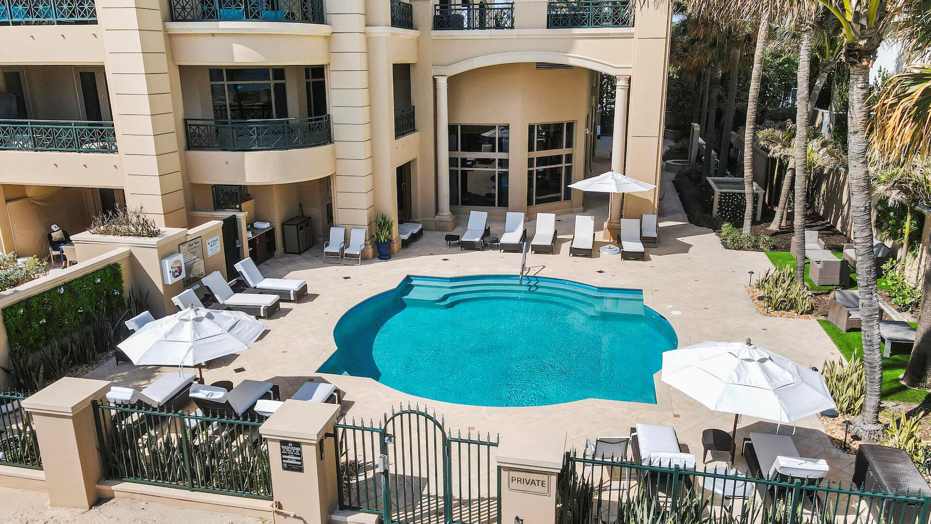 LUXURIA CONDO - Residential