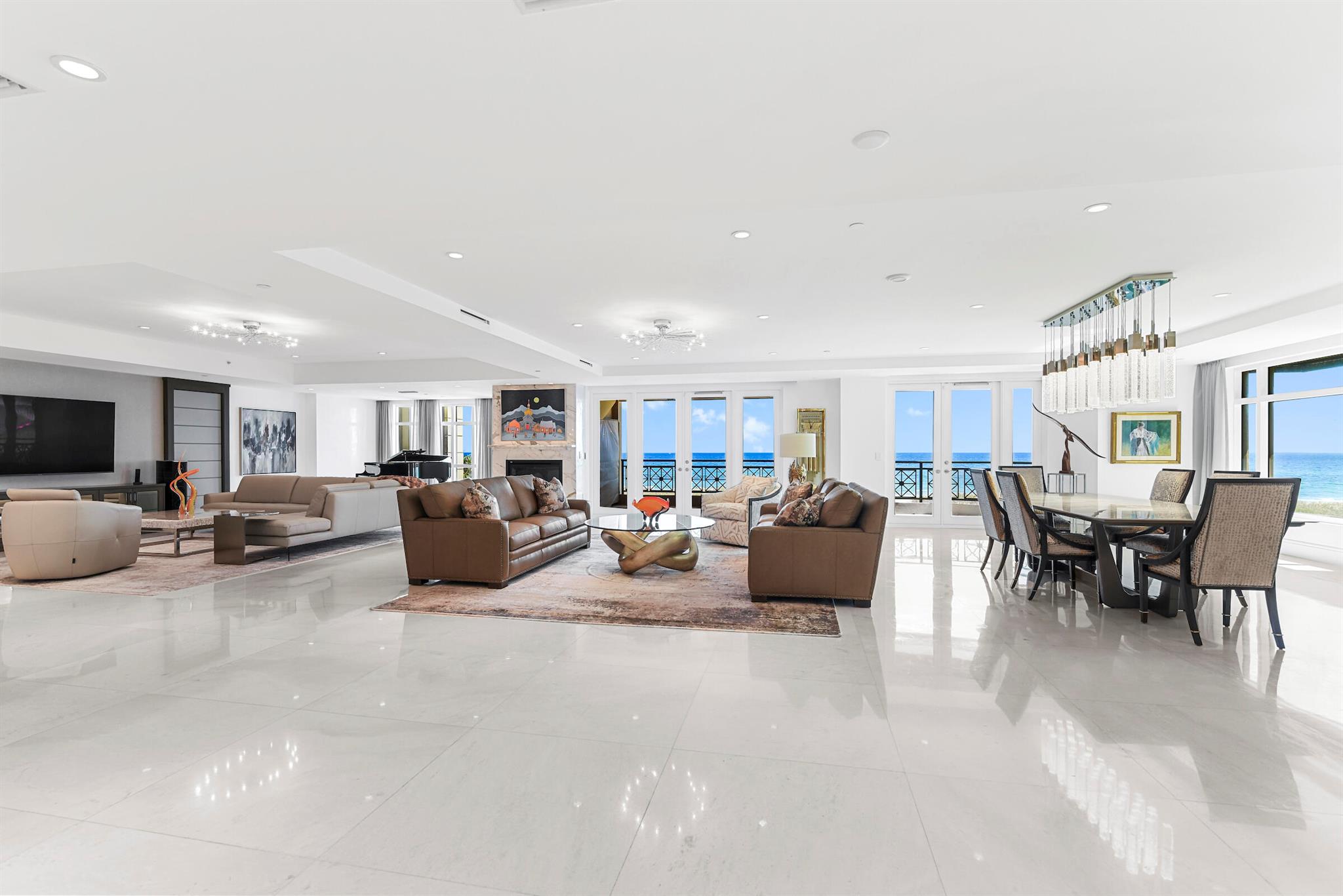 LUXURIA CONDO - Residential