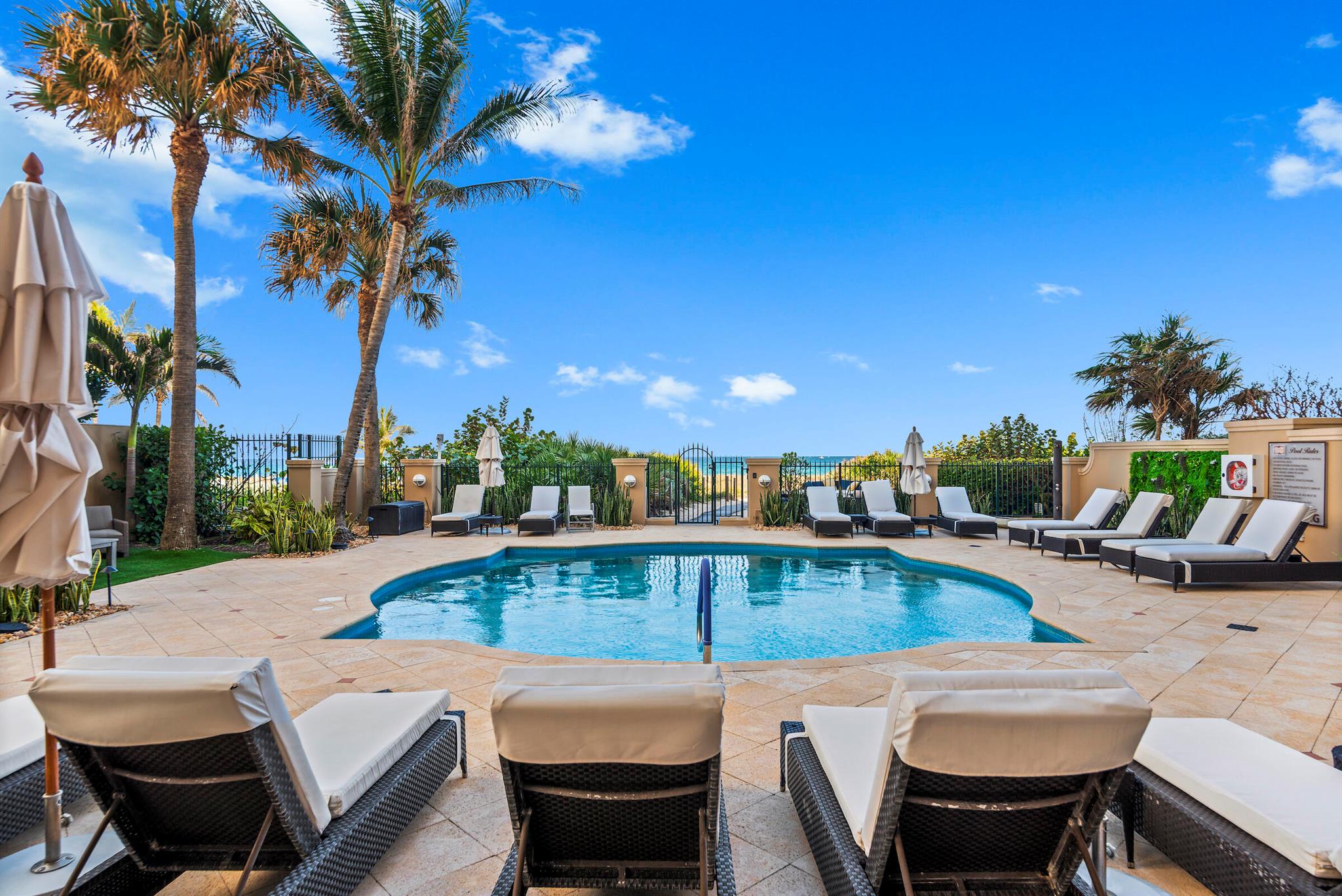 LUXURIA CONDO - Residential