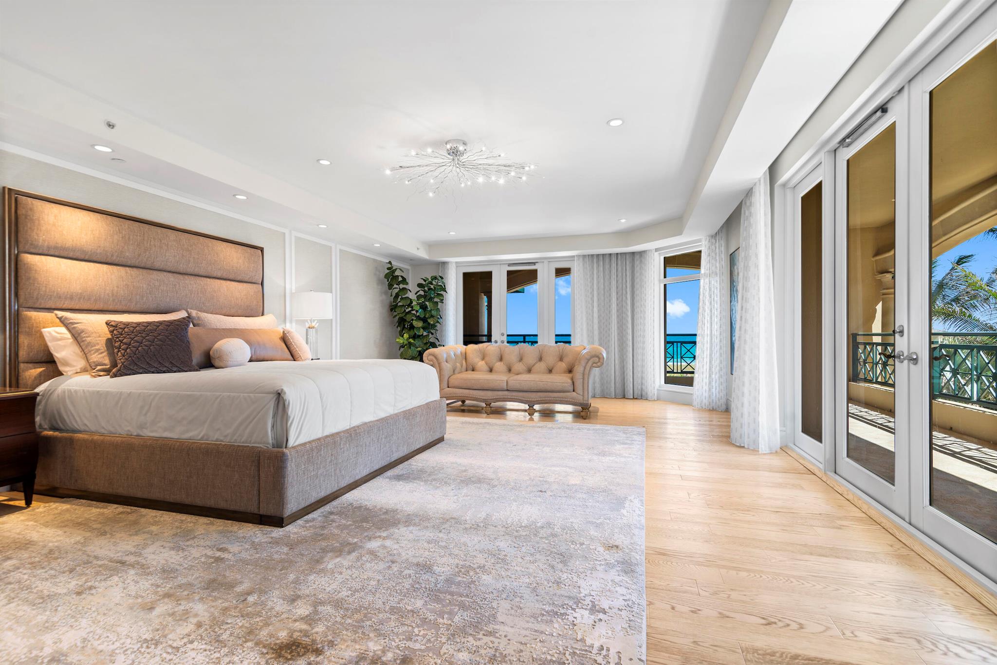 LUXURIA CONDO - Residential