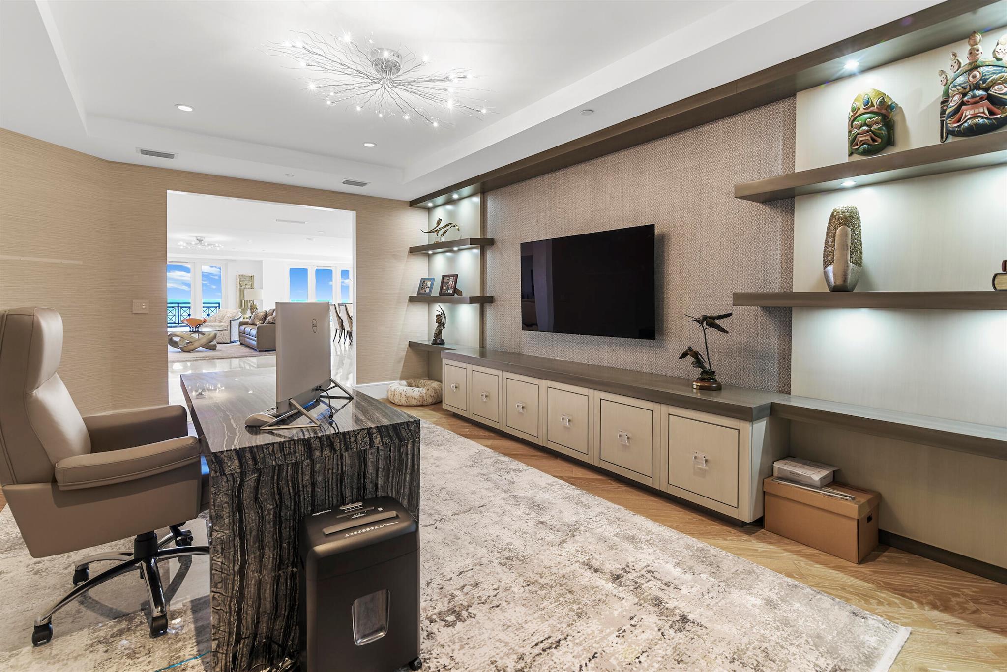 LUXURIA CONDO - Residential