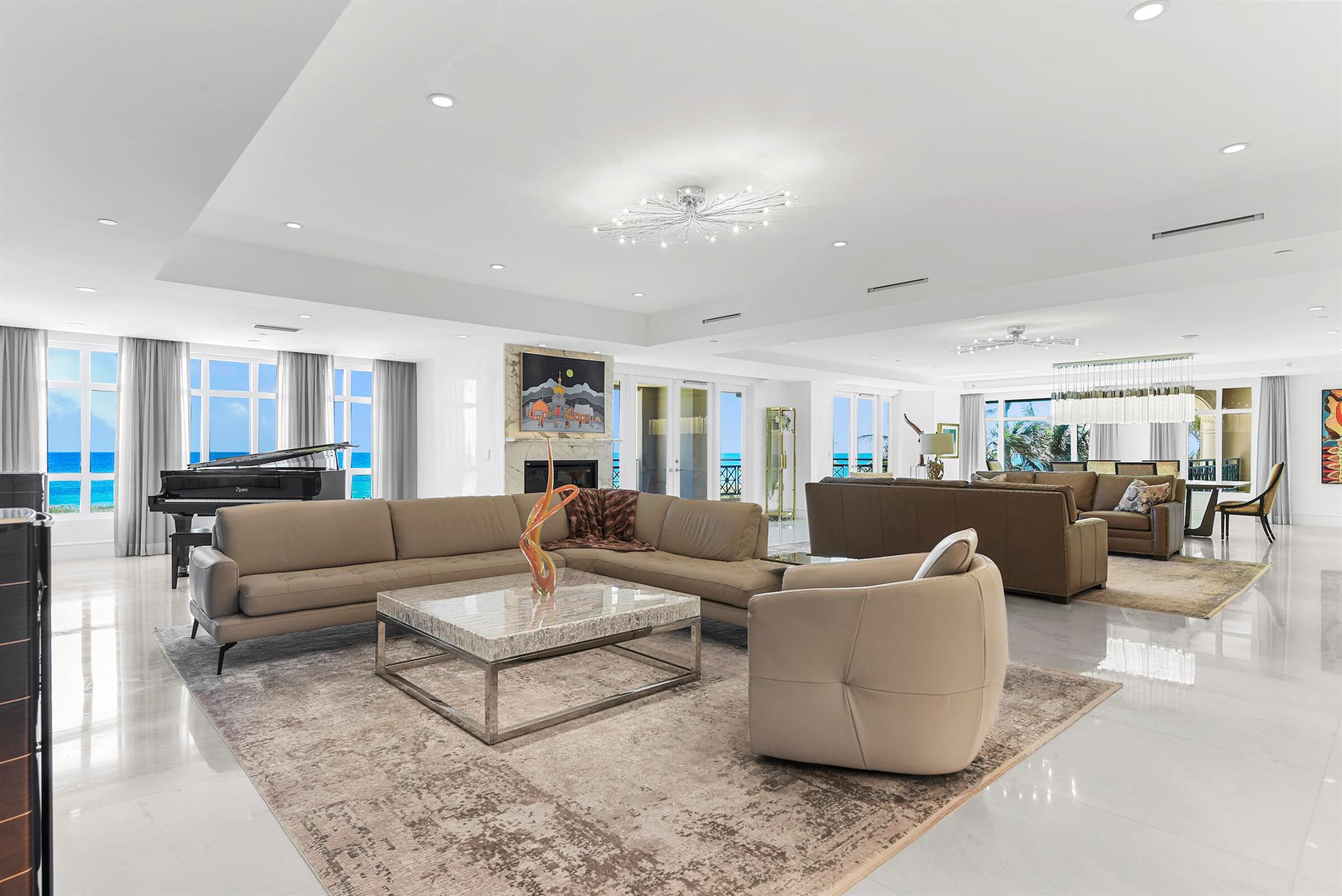 LUXURIA CONDO - Residential