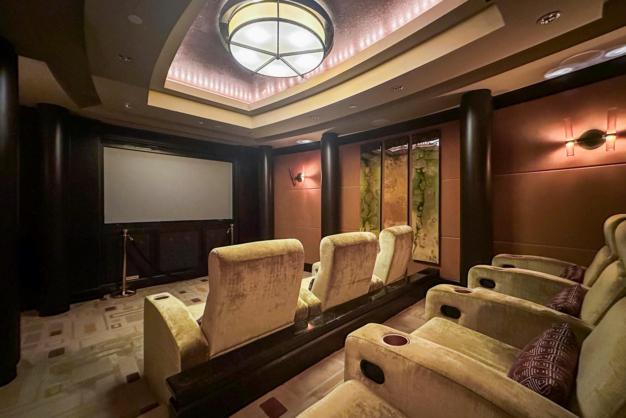 LUXURIA CONDO - Residential