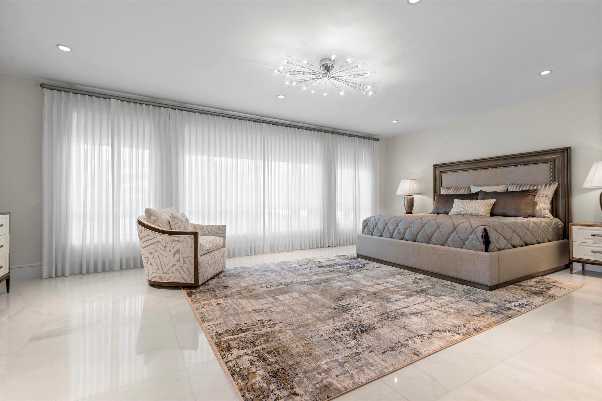 LUXURIA CONDO - Residential