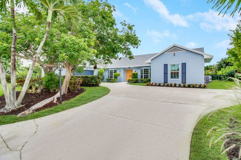 A home in Lake Clarke Shores