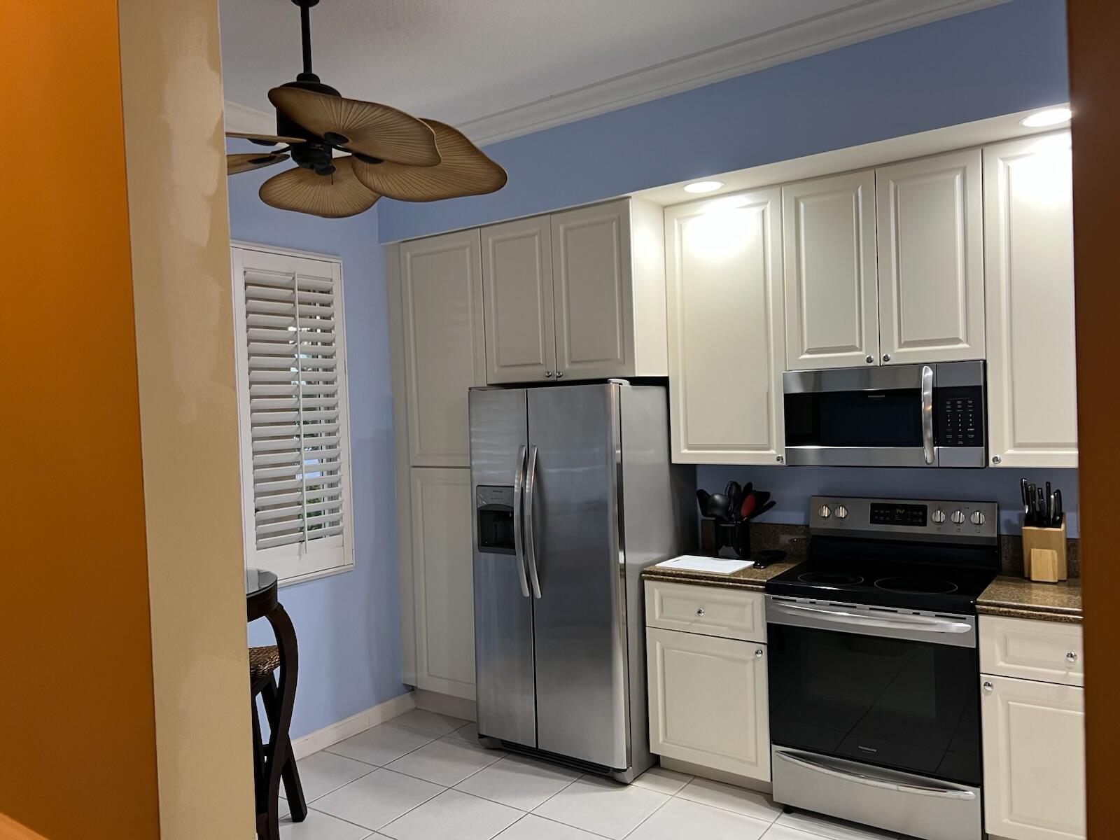 20 W Harbour Isle Dr W 106