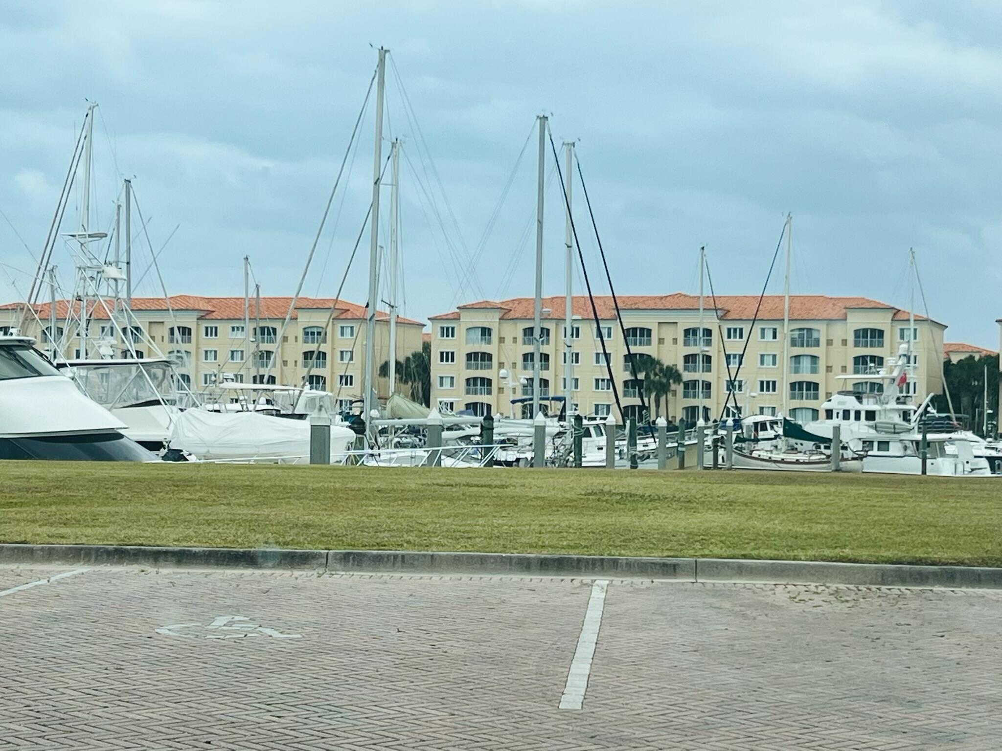 HARBOUR ISLE - Residential