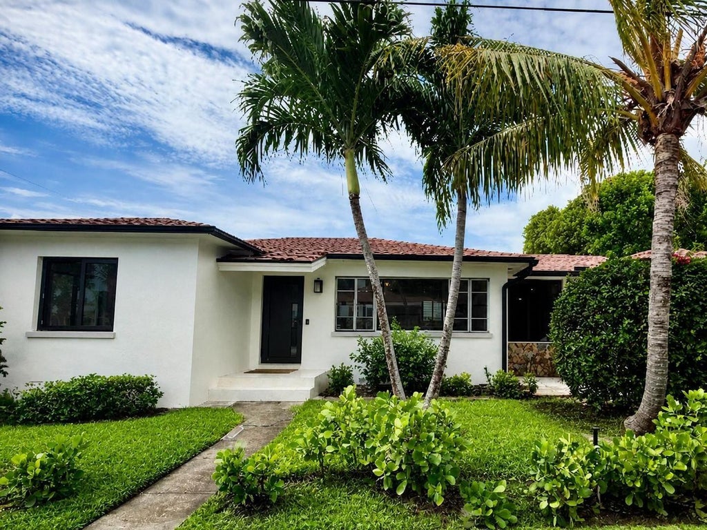 Photo of 1130 N K Street, Lake Worth Beach, FL 33460 (MLS # B26044387)