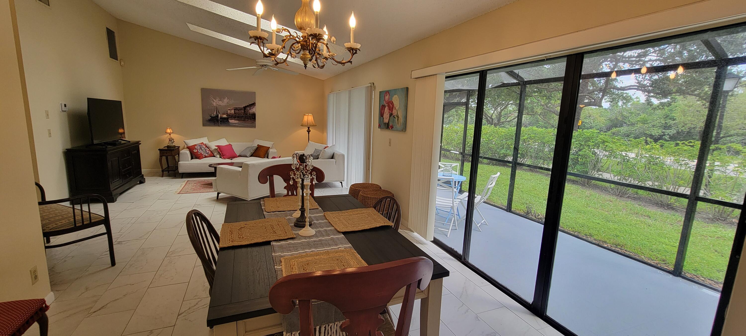 VILLAS OF GLENGARY - Residential