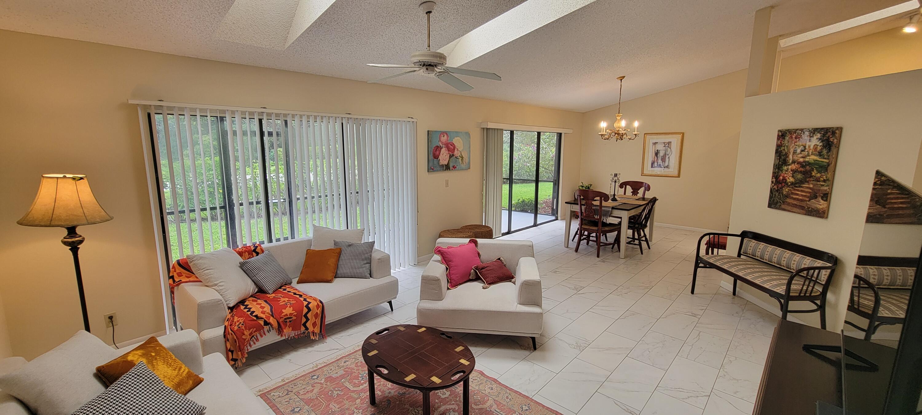 VILLAS OF GLENGARY - Residential